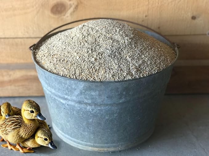 Non-GMO 25 lb Natural Gosling & Duckling Starter Feed - 22% High Protein Complete Bird Feed with Cracked Corn, Soybeans, Vitamins & Probiotics Formula for Healthy Flock Growth