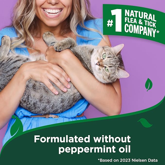 Vet's Best Natural Flea & Tick Easy Spray for Cats – Natural Flea & Tick Prevention with Cotton Spice Scent – Plant-Based Cat Spray with Essential Oils – Gentle Pest Control Formula – 14 oz Bottle
