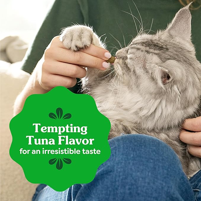 Greenies Cat Treats, Veterinarian-Recommended Adult Natural Dental Cat Treats, Tempting Tuna Flavor, 9.75 oz. Tub
